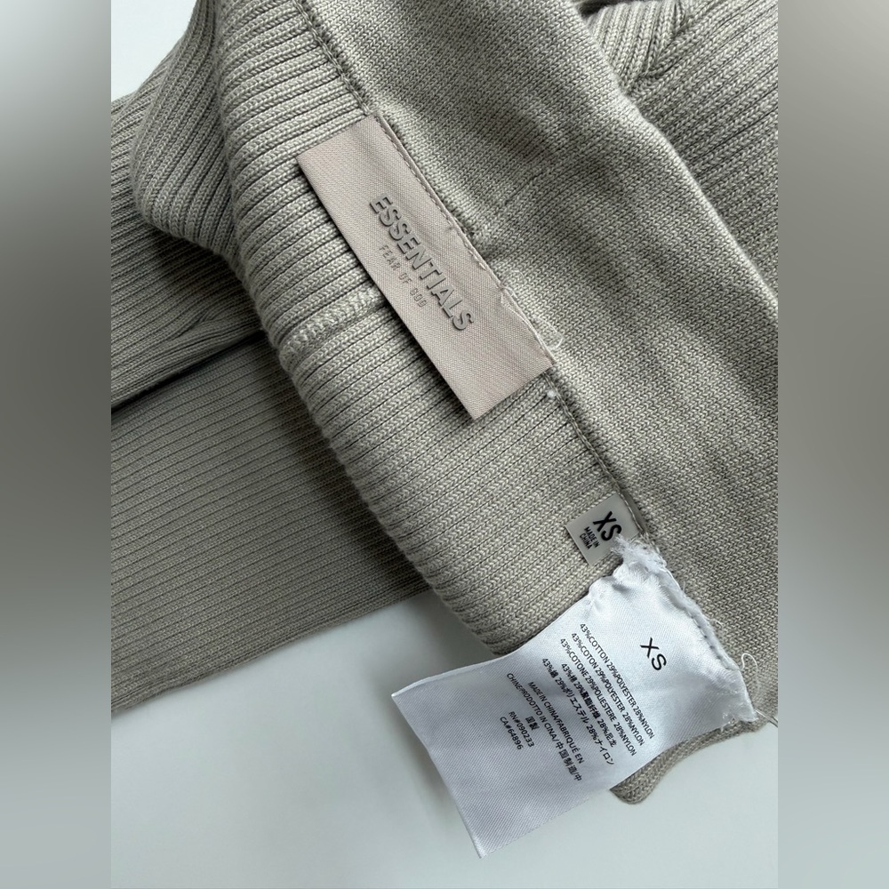 NWT The Fear Of God ESSENTIALS Ribbed Leggings in Seal Grey Size XS - Picture 10 of 11